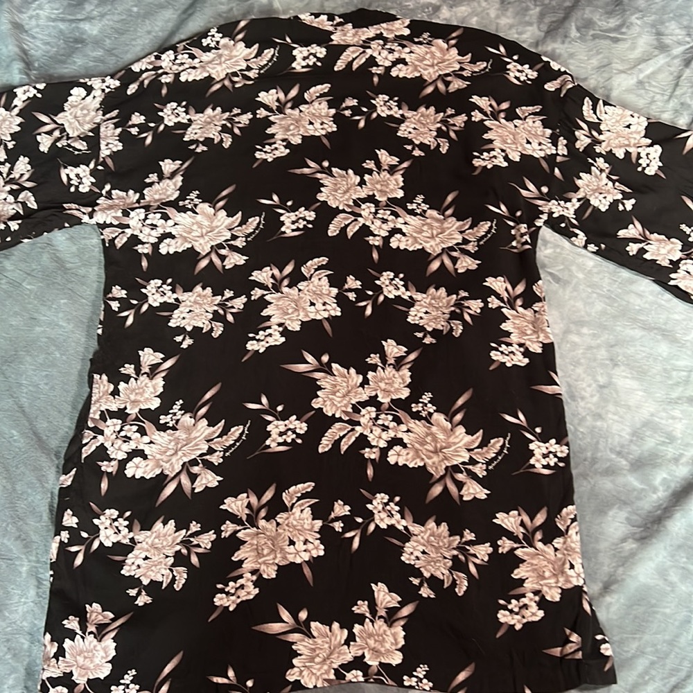 Spiritual Gangster Maya Floral Print Kimono, black and white, sz. OS - Picture 16 of 16